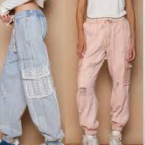 POL Distressed Cargo Denim Jogger with Crochet Pockets - Picture 4 of 4